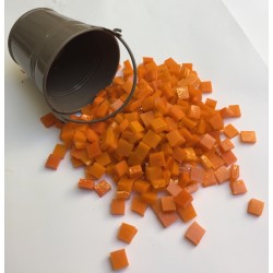 Vrac d'émaux Orange Foncé 400g : Tesselle 1x1cm.