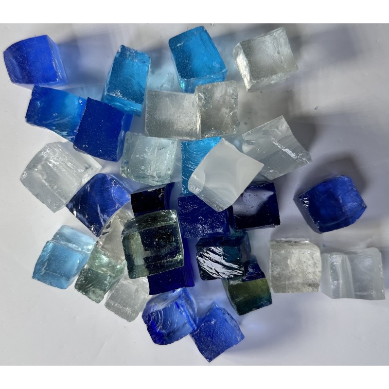 Vrac de Dalles de Verre - Tansparent 500g : Cube 2x2cm.