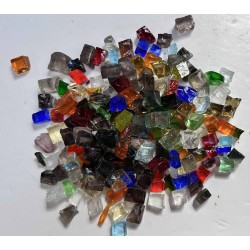 Vrac de Dalles de Verre - Tansparent 500g : Cube environ 1x1cm.