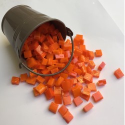 Vrac d'émaux Orange 400g : Tesselle 1x1cm.
